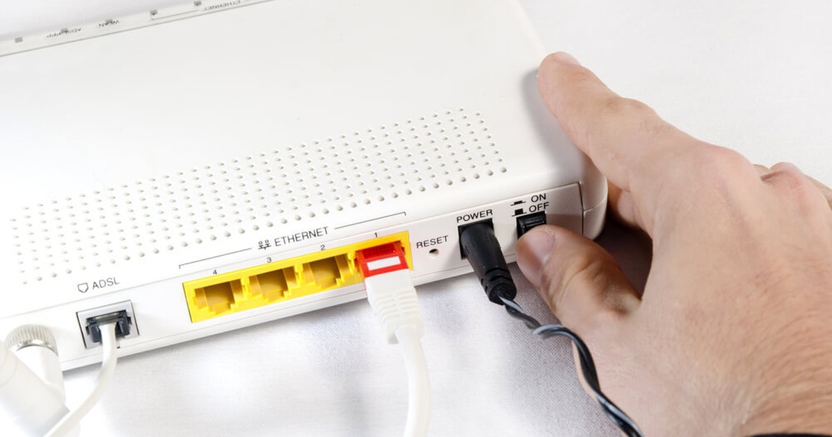 Tại sao nên rút phích cắm cục Wi-Fi mỗi tuần?