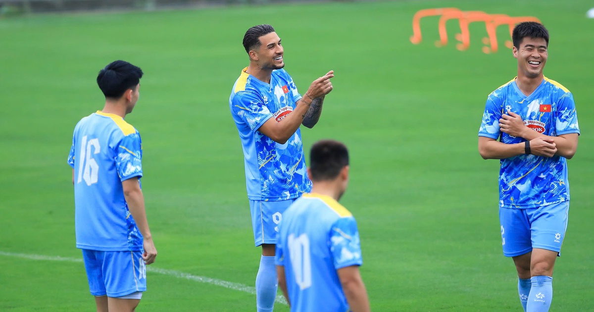 Hoàng Hên hòa nhập nhanh, tập cực sung cùng đội tuyển Việt Nam: 'Tôi muốn thắng Malaysia'