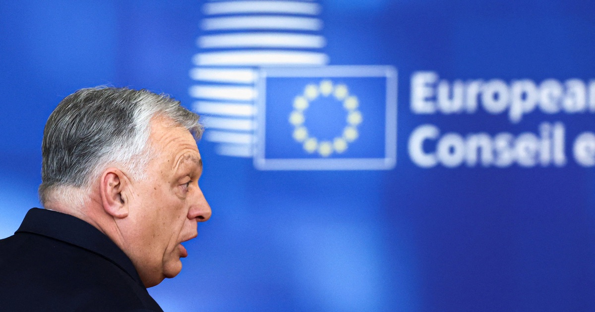 Một mình gây khó liên minh