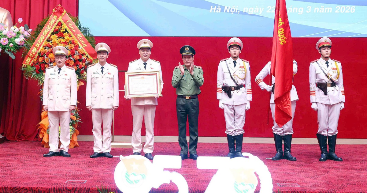Đoàn Thanh niên Bộ Công an nhận Huân chương Bảo vệ Tổ quốc hạng nhất
