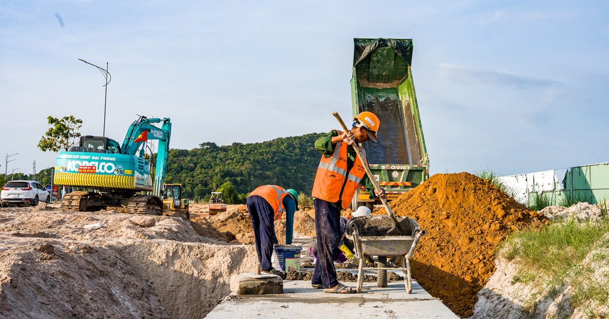Thủ tướng yêu cầu tổng lực gỡ khó nhiên liệu, mặt bằng... cho các dự án trọng điểm