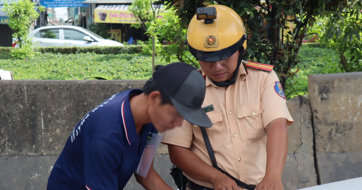 Mức phạt lỗi 'không mang' và 'không có' giấy tờ xe khác nhau thế nào?