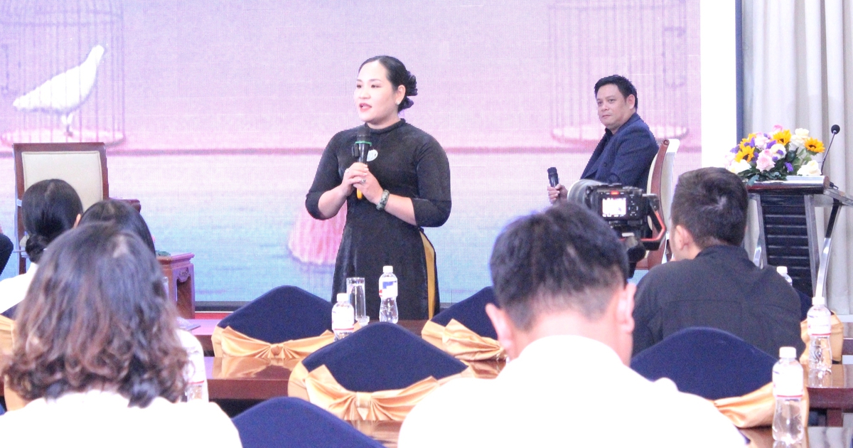 'Cha mẹ muốn con theo nghề mình nhưng về nhà là nói xấu đồng nghiệp'