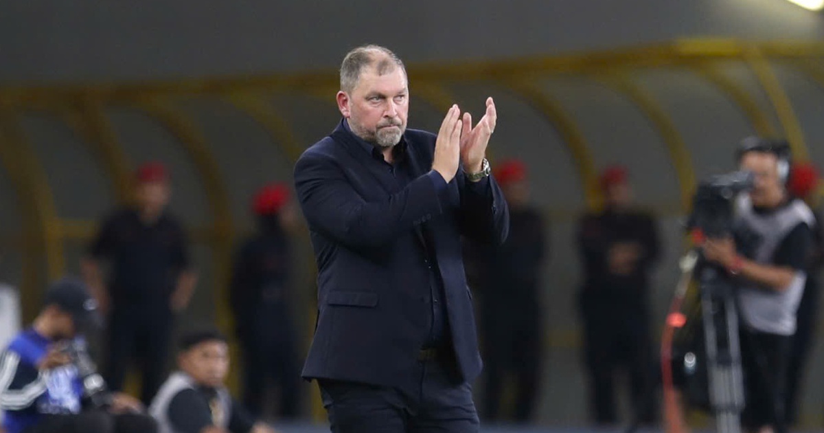 Vì sao đội tuyển Malaysia đến Bangkok trước khi tái đấu đội tuyển Việt Nam, HLV Cklamovski nói gì?