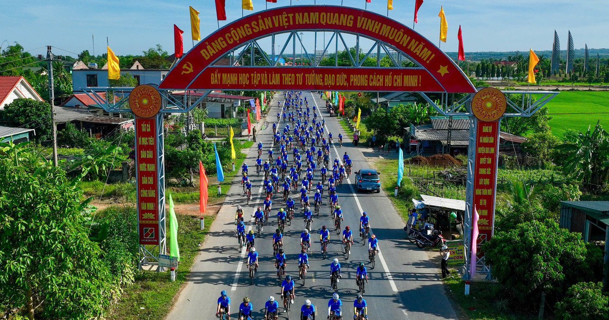 Ngày hội đạp xe Vì hòa bình trở lại Quảng Trị vào tháng 4