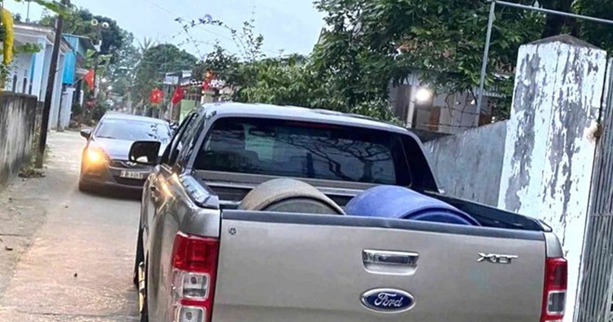 Đỗ ô tô trước cổng nhà gây cản trở giao thông, bị phạt 5 triệu đồng