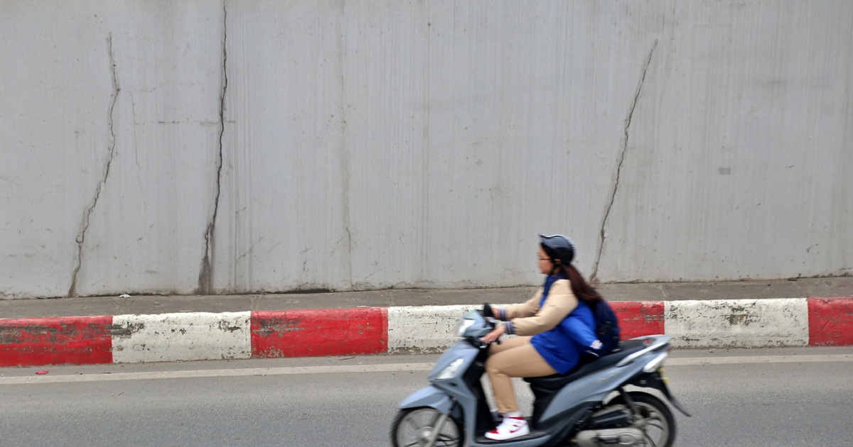 Nhiều vết nứt tại hầm chui 700 tỉ đồng ở Hà Nội