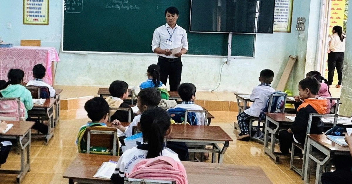 'Gieo chữ' trên non: Hành trình nhọc nhằn của người thầy