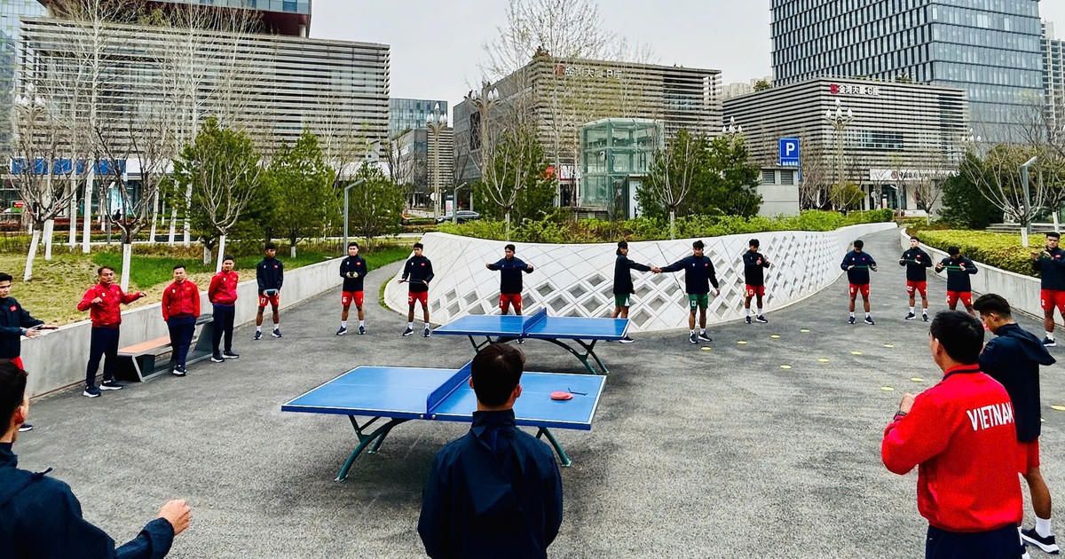 Phòng gym 'bé xíu', U.23 Việt Nam làm động thái bất ngờ tại Trung Quốc