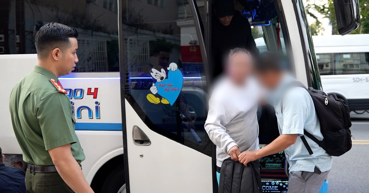 Công an TP.HCM tiếp nhận 34 công dân bị Mỹ trục xuất