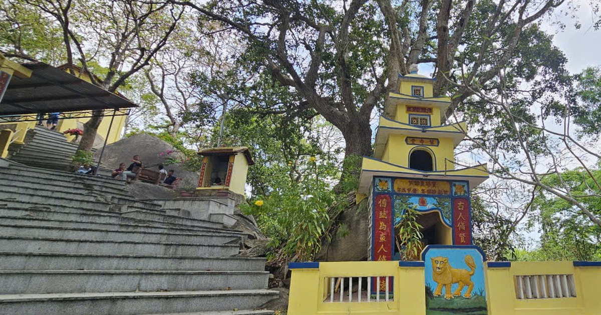 Dấu chân kỳ lạ trên núi Chân Tiên: Bí ẩn khiến nhiều người tìm đến