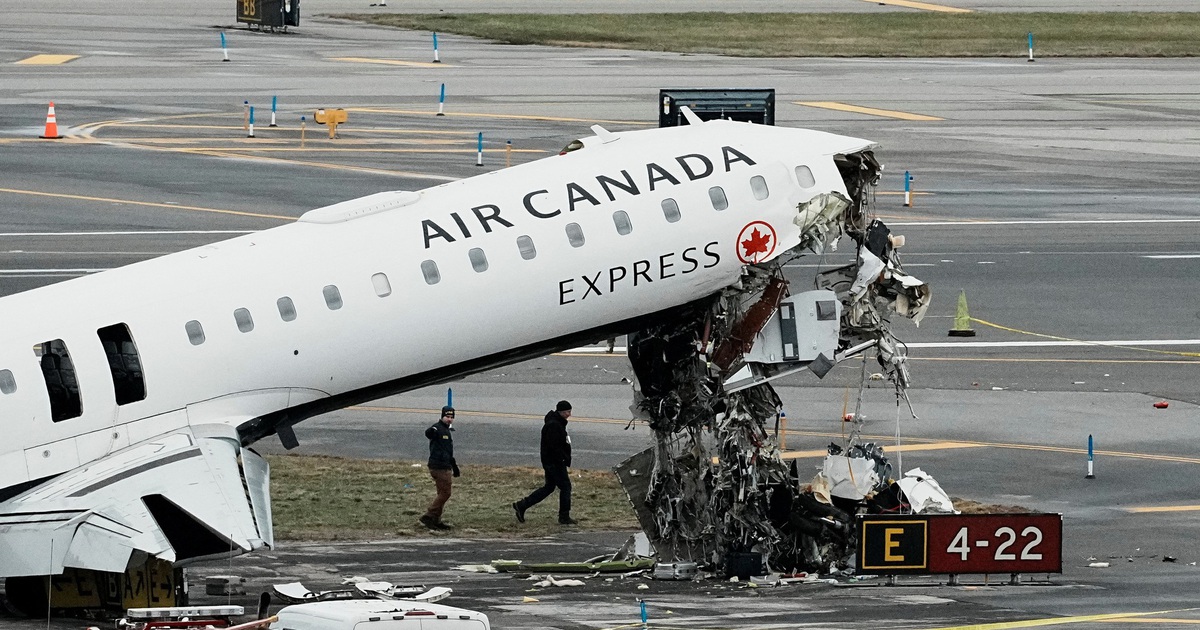 Tiếp vi&ecirc;n Air Canada văng xa 100 m vẫn sống s&oacute;t khi m&aacute;y bay đụng xe cứu hỏa