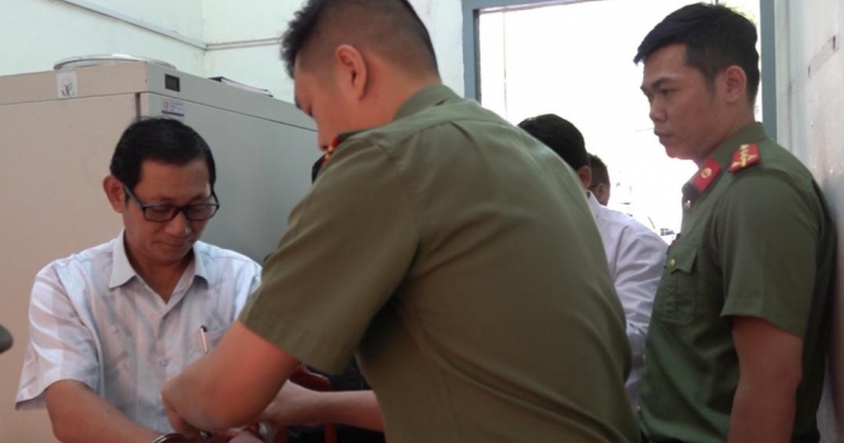 Khởi tố cựu giám đốc lập khống hợp đồng, trục lợi 150 triệu đồng