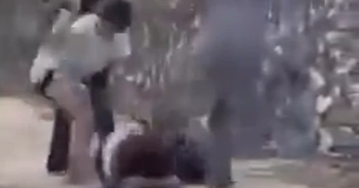 Vụ nữ sinh bị đ&aacute;nh hội đồng: Nạn nh&acirc;n đang phải điều trị tại bệnh viện