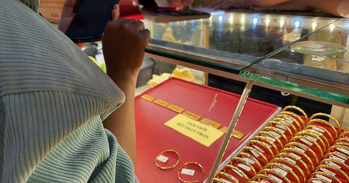 Lỡ đu đỉnh giá vàng gần 191 triệu đồng/lượng, nên cắt lỗ hay không?