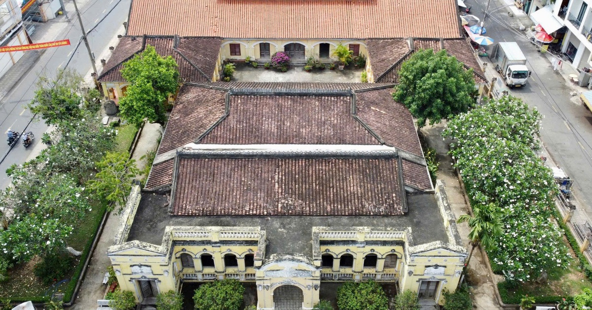 Vẻ đẹp nhà cổ trăm năm với kiến trúc Đông - Tây ở Gò Công