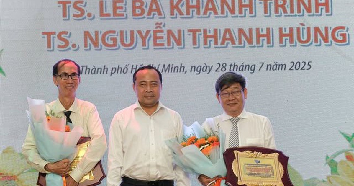 Nhà giáo nghỉ hưu sẽ vẫn được ký hợp đồng lao động toàn thời gian