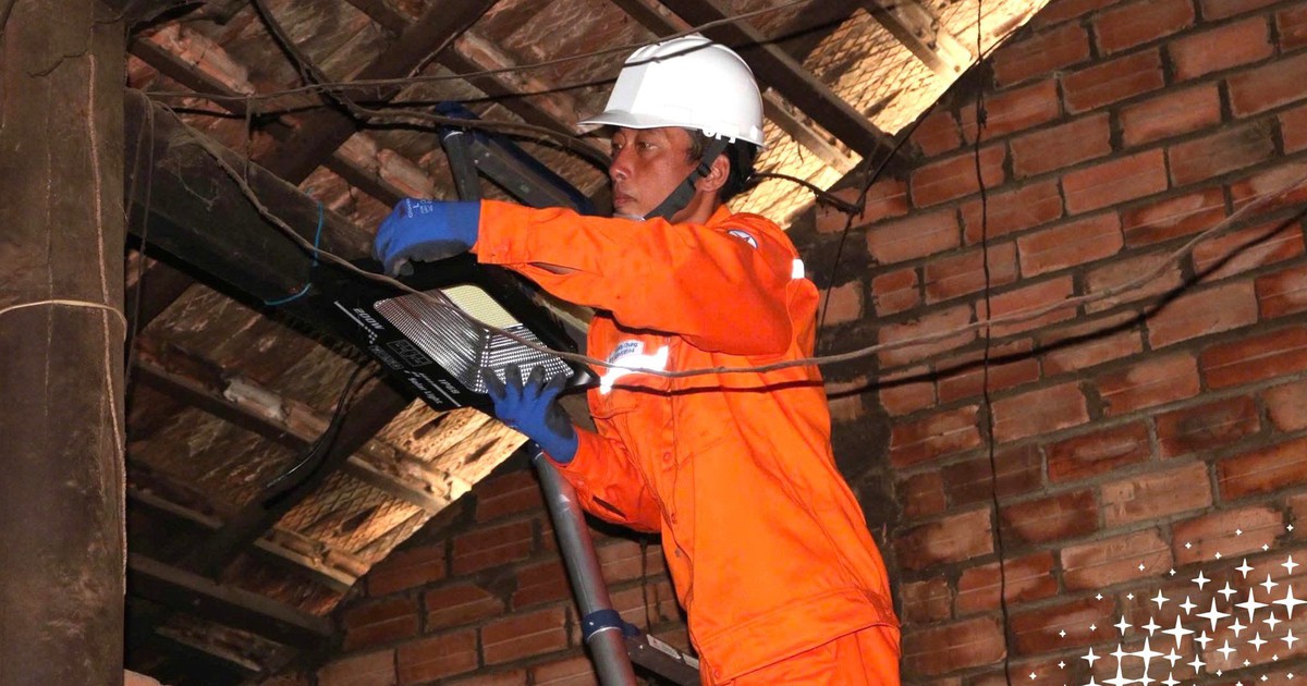 Từ ngọn đèn dầu nơi biên cương đến giấc mơ 'dữ liệu' giữa lòng thành phố