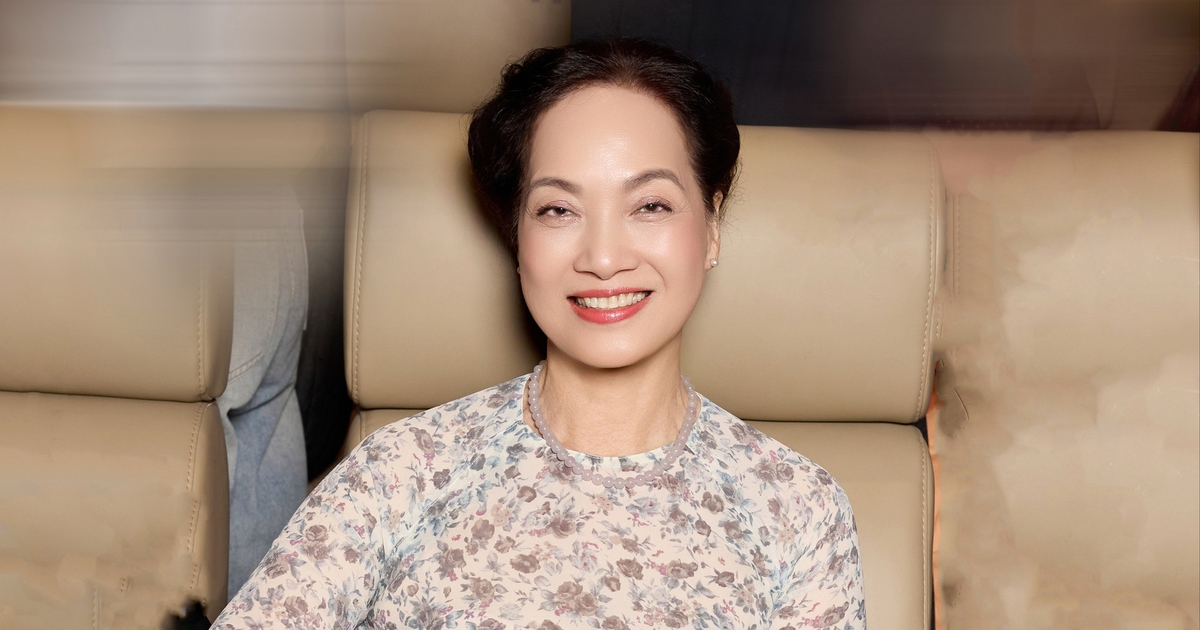 NSND Lê Khanh tuổi 63 vẫn áp lực với nghề, tiết lộ nguyên tắc giữ hôn nhân