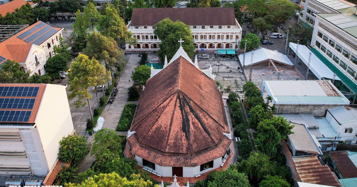 Nhà nguyện hơn 160 năm nơi an táng Đức Hồng y Gioan Baotixita Phạm Minh Mẫn