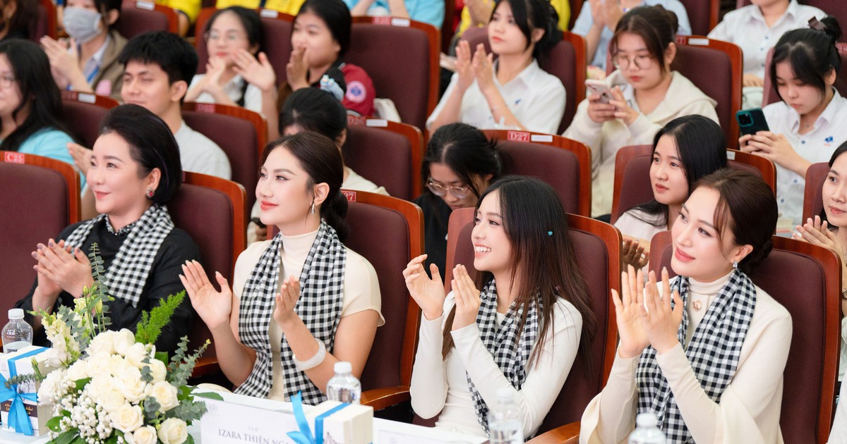 Hoa hậu, nghệ sĩ lan tỏa tri thức và khát vọng tại Hành trình Từ Trái Tim