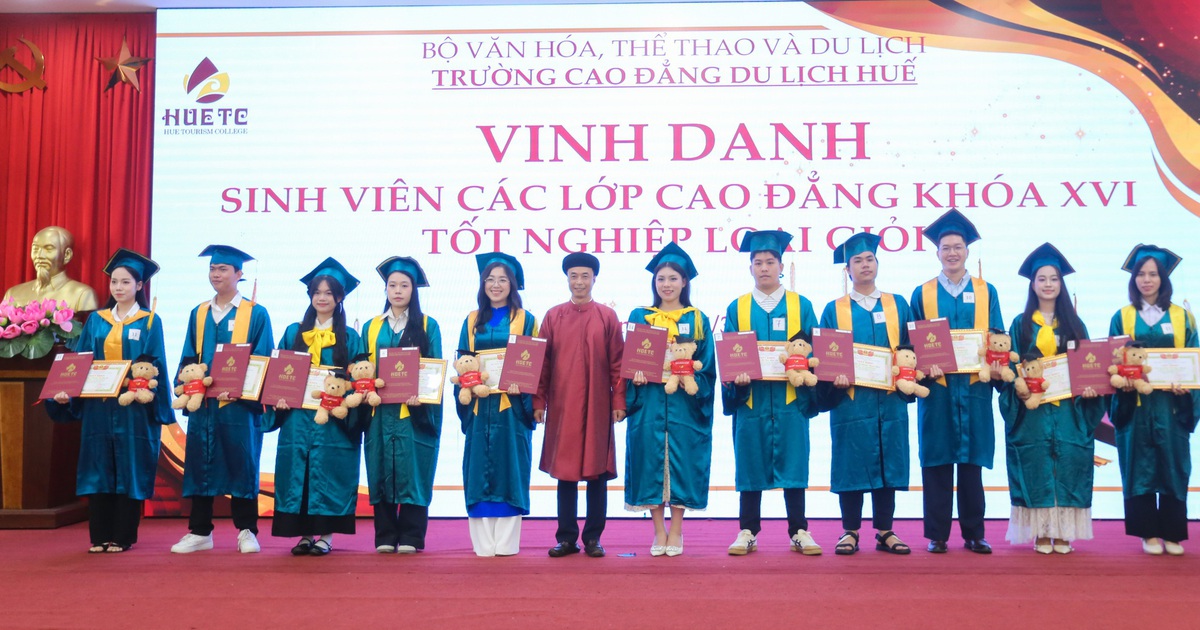 Một trường chỉ hơn 100 sinh viên tốt nghiệp nhưng có đến 4.400 cơ hội việc làm