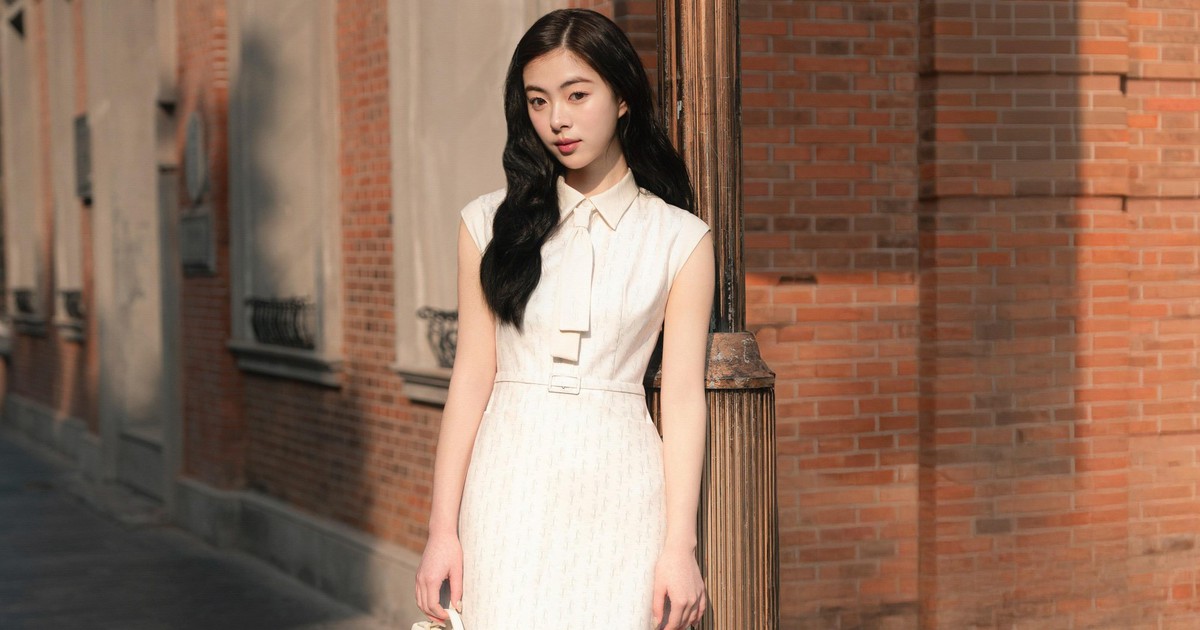 Mặc đơn sắc chuẩn 'gu' để đẹp bất chấp thời gian