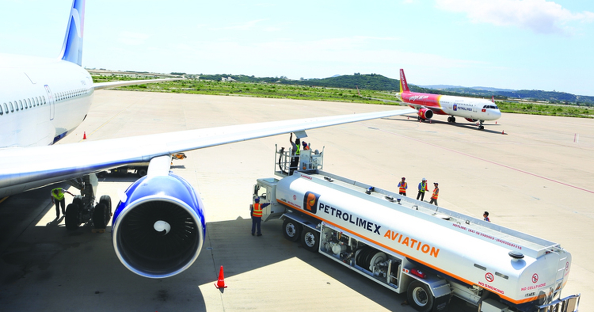 Giảm thuế với xăng dầu hàng không về 0% từ hôm nay