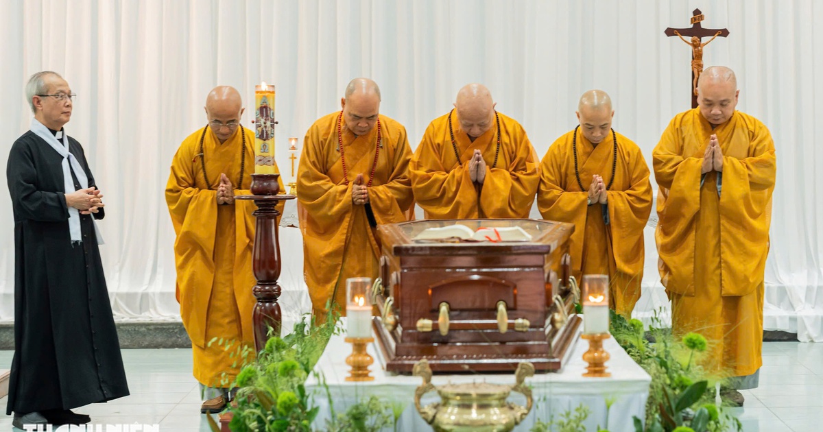 Các đoàn tôn giáo viếng Đức Hồng y Gioan Baotixita Phạm Minh Mẫn