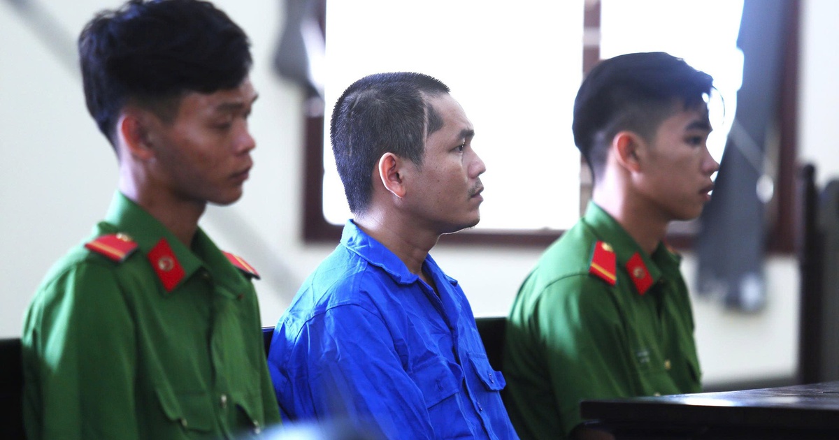 Mang dao truy sát chồng cũ của người tình vì bị "mỉa mai"