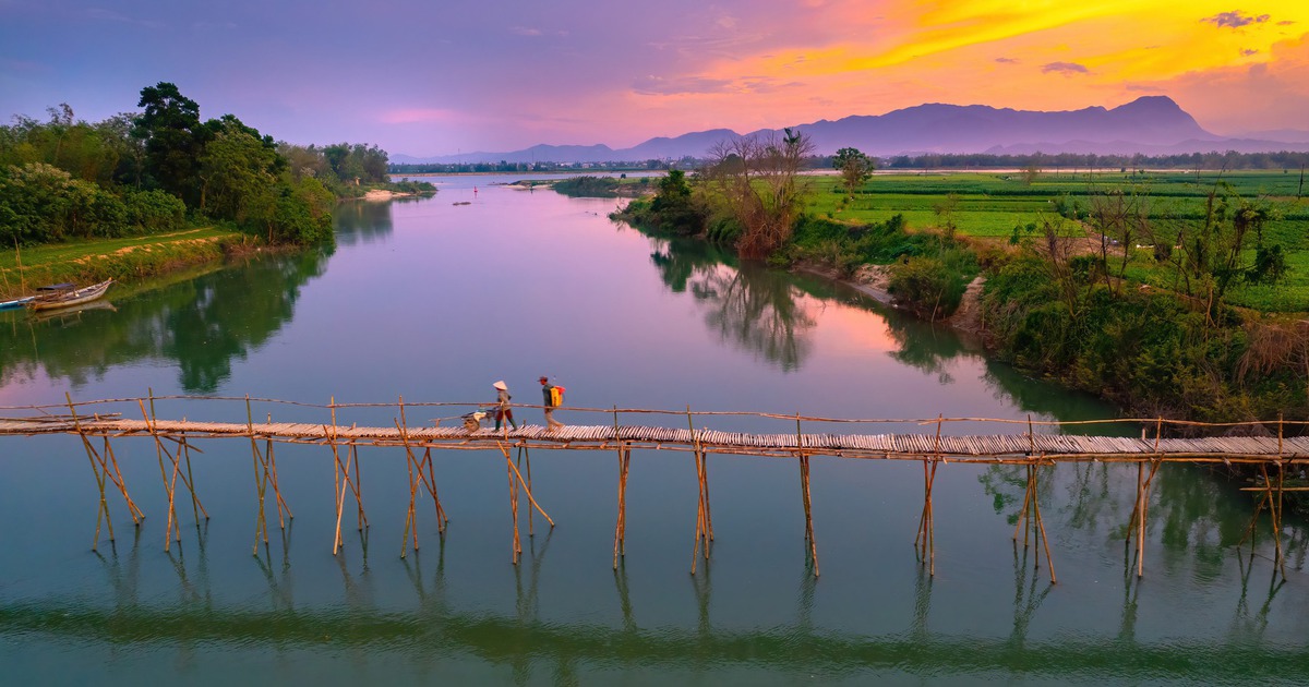 Khoảnh khắc bình yên nơi cây cầu tre độc đáo ở Đà Nẵng