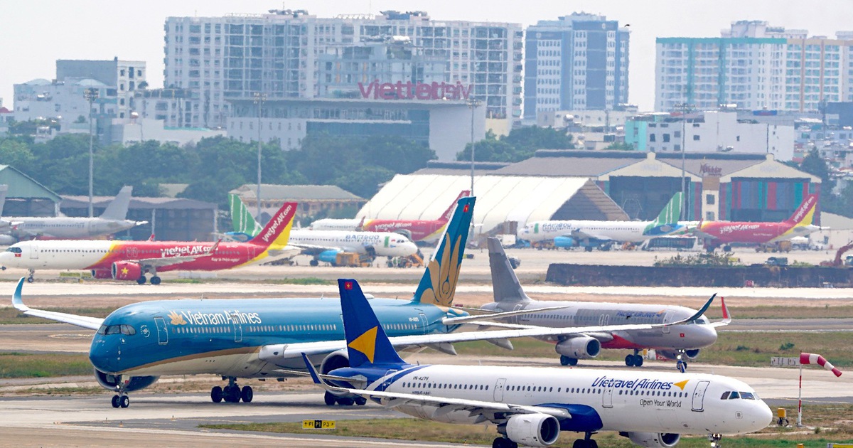 Hàng không dự kiến cắt giảm hàng nghìn chuyến, tăng giá vé từ tháng 4