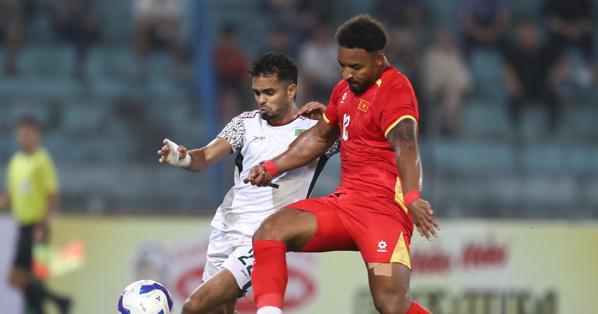 HLV Kim Sang-sik bình luận rất hay về Hoàng Hên và Văn Hậu, bất ngờ nhắc đến... cân nặng Xuân Son