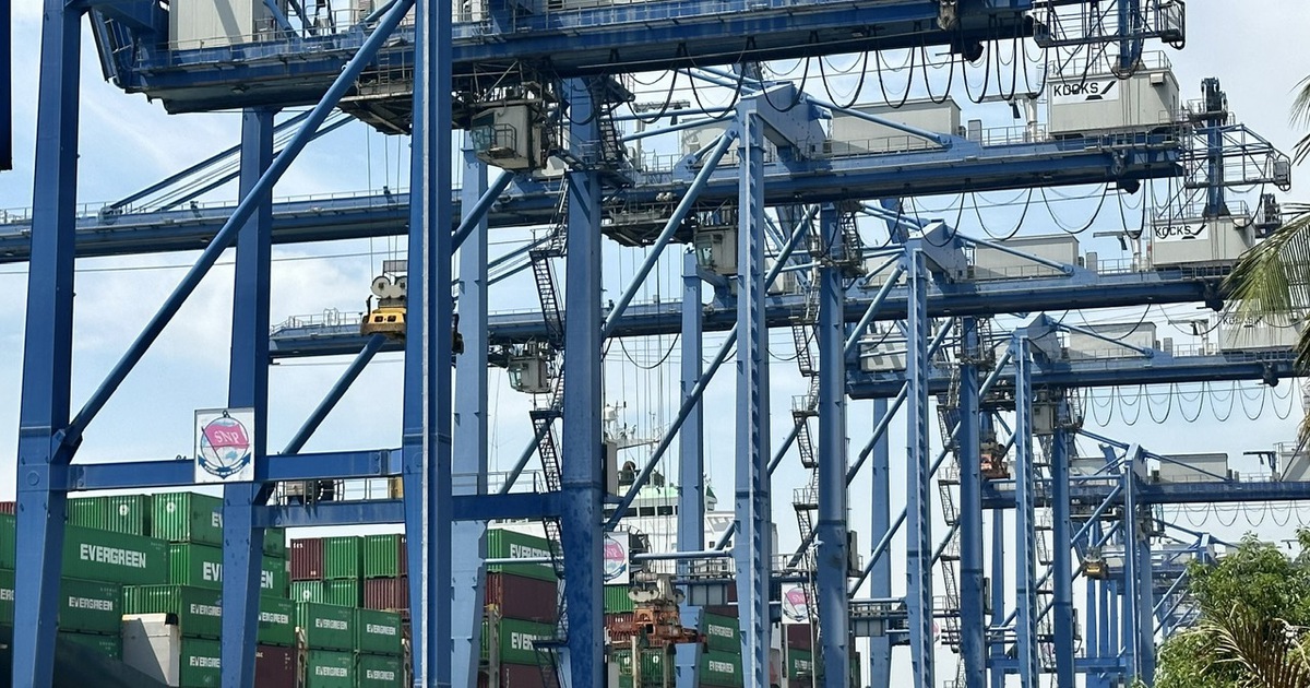 Hải quan chỉ đạo "thượng khẩn" về áp mức thuế mới với xăng dầu