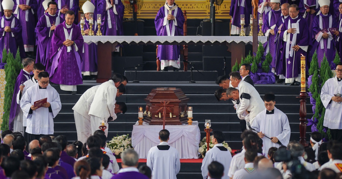 Thánh lễ an táng Đức Hồng y Gioan Baotixita Phạm Minh Mẫn
