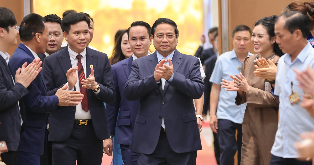 Thủ tướng họp tri ân doanh nghiệp, thúc đẩy tăng trưởng 2 con số