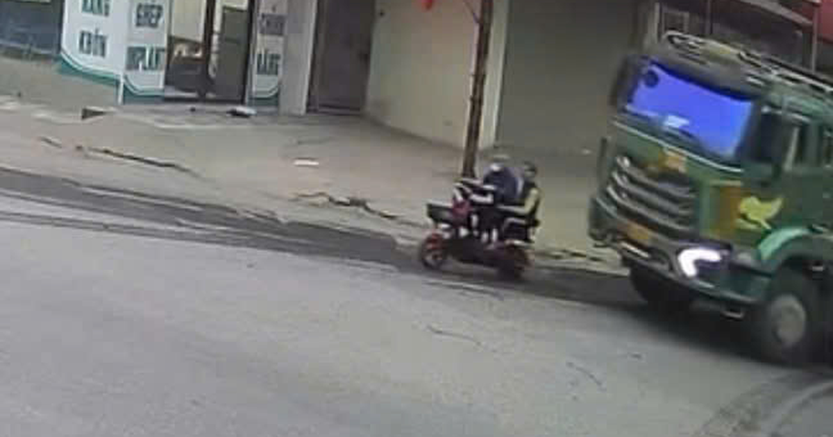 Hưng Yên: Tài xế xe ‘hổ vồ’ tông chết 2 người vì mải nghe điện thoại