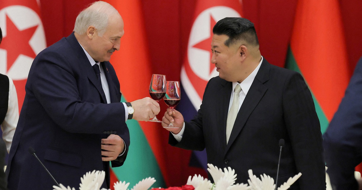 Ông Kim Jong-un tiếp Tổng thống Belarus Lukashenko, ký hiệp ước hợp tác