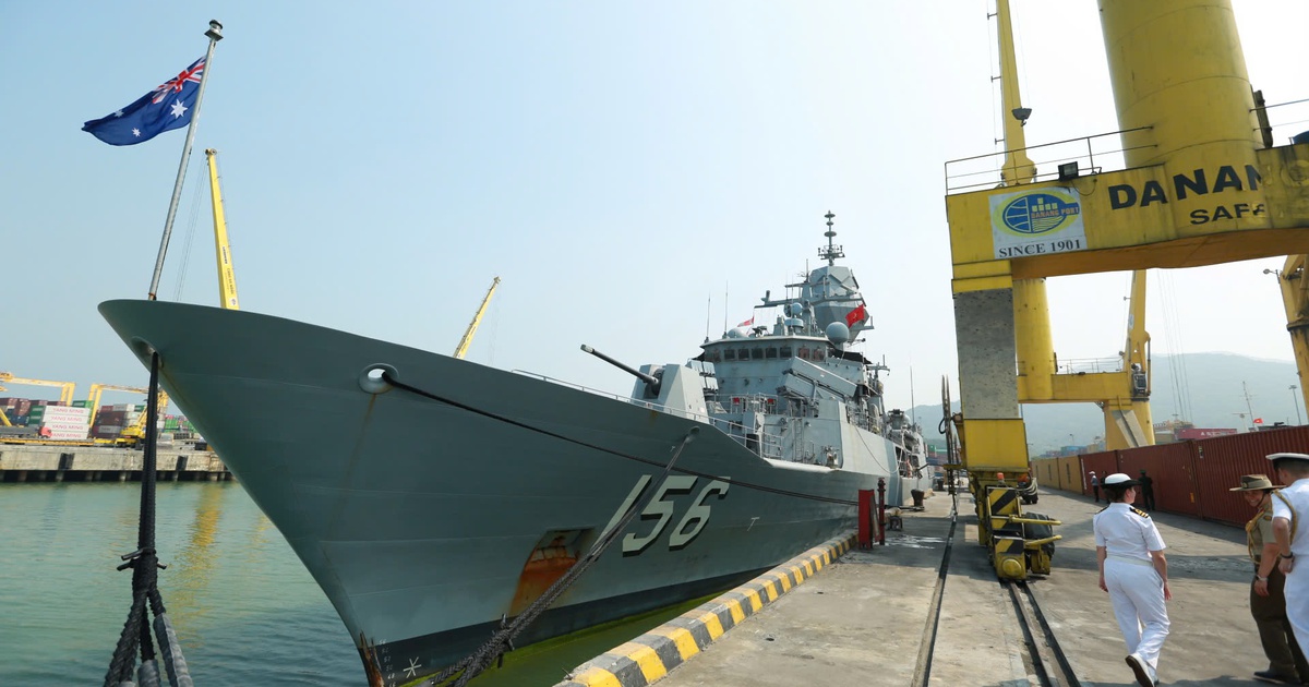 Tàu HMAS Toowoomba của hải quân Úc thăm Đà Nẵng