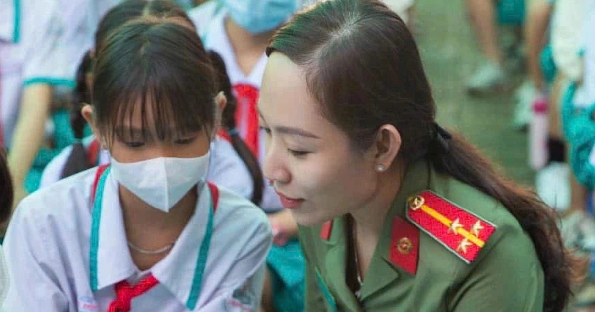 Nữ cảnh sát Cà Mau gây "sốt" với loạt sản phẩm truyền thông hơn 100 triệu view