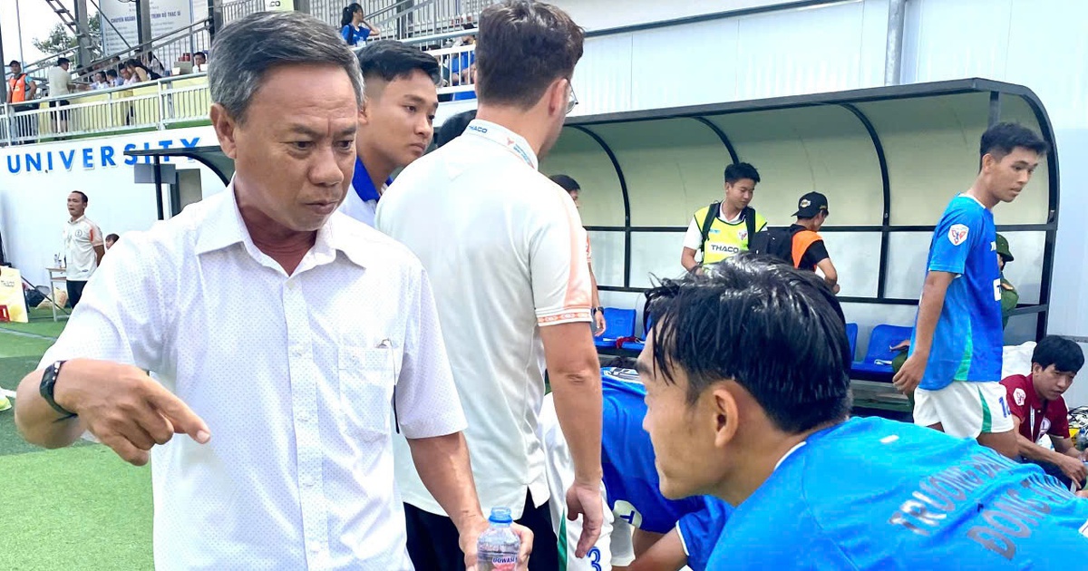 Ông Phạm Công Lộc dẫn dắt đội Trường ĐH Đồng Tháp thay HLV châu Âu