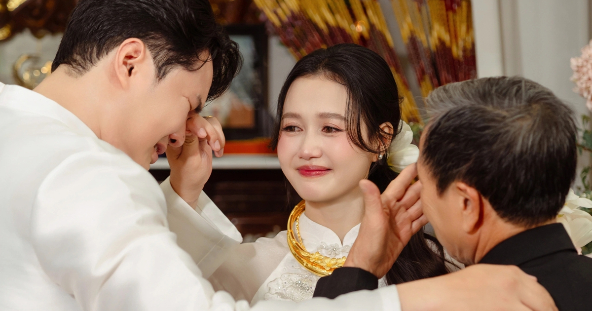 Diễn viên Nhung Gumiho bật khóc trong lễ vu quy với chồng nhạc sĩ