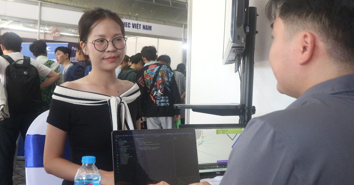 Nhiều việc làm lương từ 15 triệu đồng/tháng trở lên