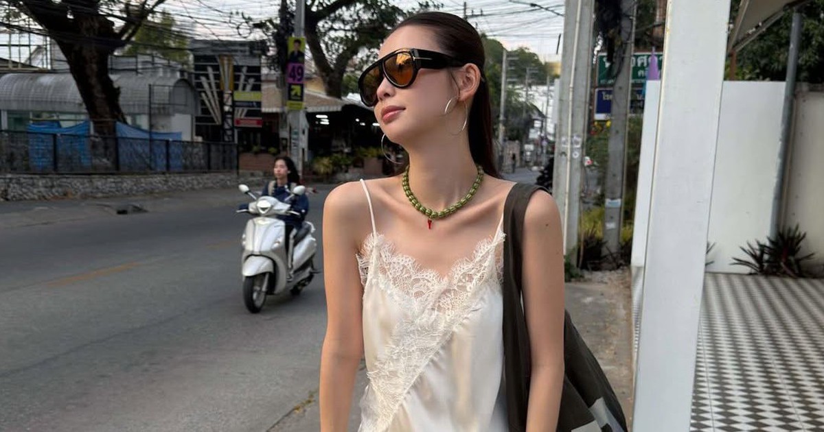 Áo phối ren mang đến vẻ đẹp nửa kín nửa hở