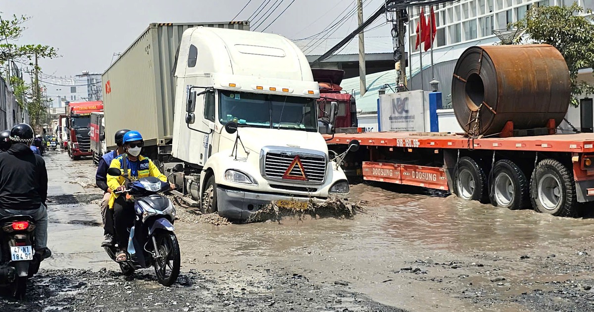 Đường Bến Nghé đầy hố sâu: TP.HCM sửa chữa, điều chỉnh giao thông 10 ngày