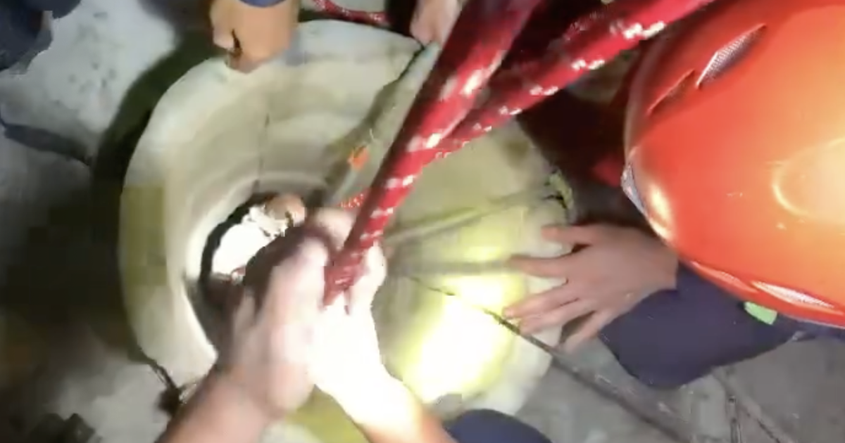 Giải cứu cô gái rơi xuống giếng sâu lúc rạng sáng ở Gia Lai