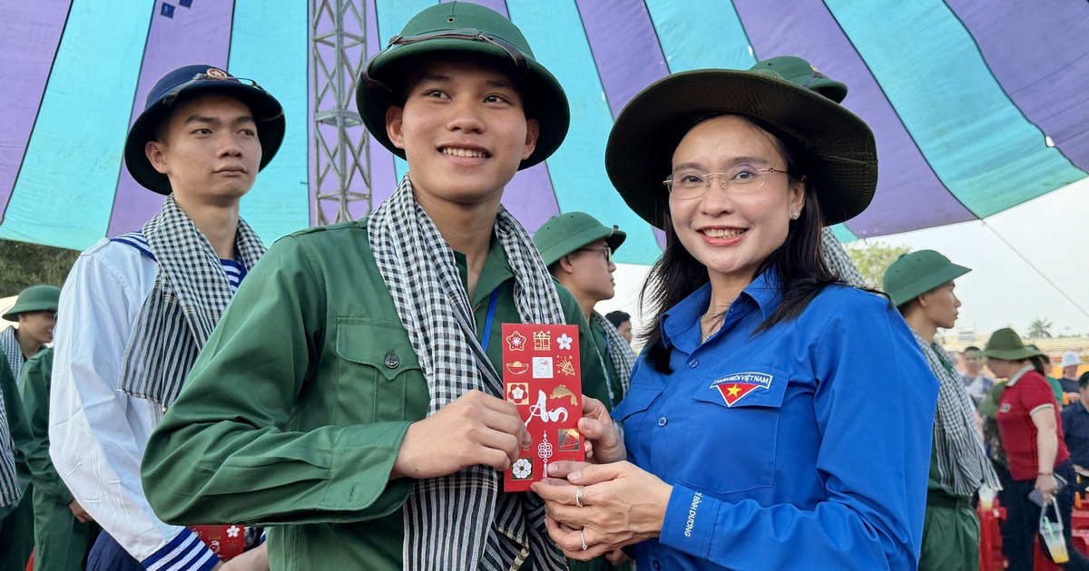 Dự Hội trại tòng quân: Chị Nguyễn Phạm Duy Trang mong tân binh xứng danh Bộ đội Cụ Hồ