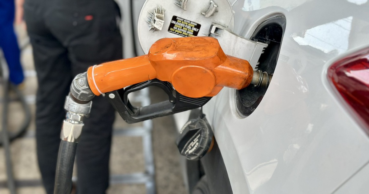 Giá xăng dầu hôm nay 3.3.2026: Xăng trong nước có thể tăng đến 1.500 đồng/lít?