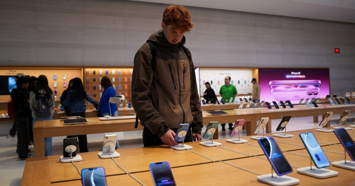 iPad to hơn, mạnh hơn, nhưng vì sao lại rẻ hơn iPhone?