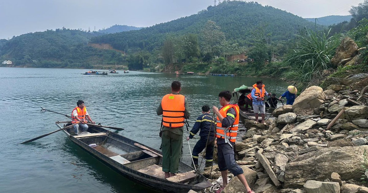 Tuyên Quang: Lật thuyền trên hồ thủy điện, 2 vợ chồng tử vong